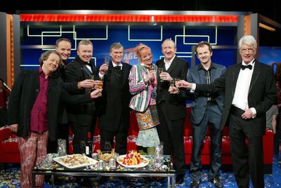 (v.l.) Kalle Pohl, Oliver Welke, Bernd Stelter, Jochen Busse, Gaby Köster, Mike Krüger, Willy Astor und Rudi Carrell