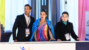 Deniz (Igor Dolgatschew), Chiara (Alexandra Fonsatti, M.), Simone (Tatjana Clasing)