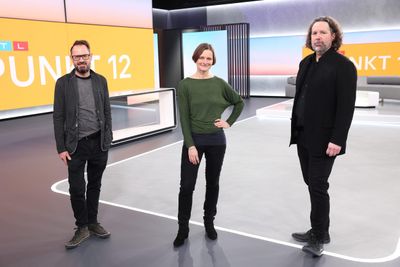 (v.l.) RTL-Projektleiter Josef Jumpers und Donata Dröge sowie Stuart Veech von Veech x Veech Design