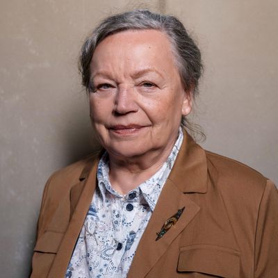 Pensionbesitzerin Ruth Meller (Ursula Werner)