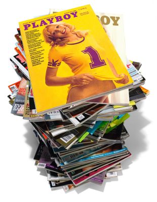 Ein Stapel Playboy Magazine